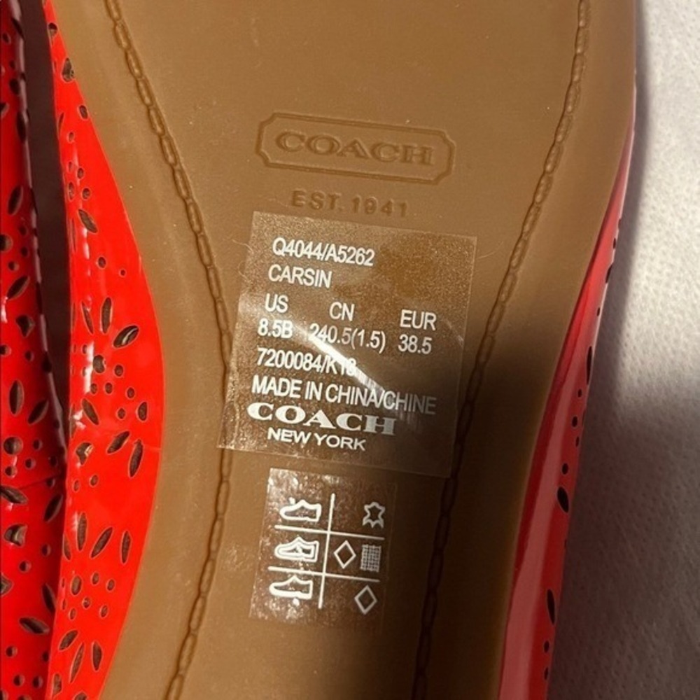 Coach Carsin Red Patent Leather Scalloped Eyelet Ballet Flats Q4044 8.5B - Picture 7 of 7